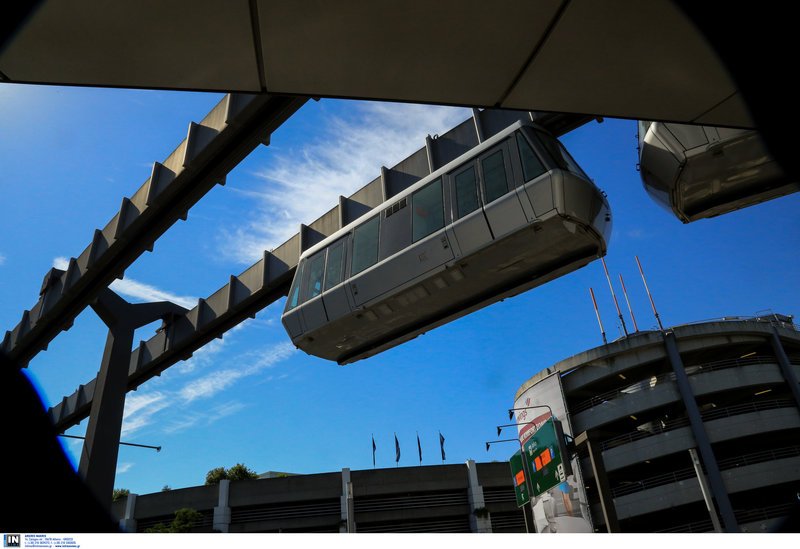 Το εναέριο τρένο από το μέλλον στο Ντίσελντορφ -Εκεί οι επιβάτες «πετάνε» [εικόνες] | iefimerida.gr 0