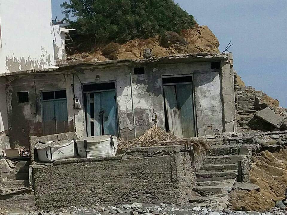 Κρήτη: Ζωγραφίζει τα ερειπωμένα σπίτια και δίνει ζωή στο χωριό [εικόνες] | iefimerida.gr 3