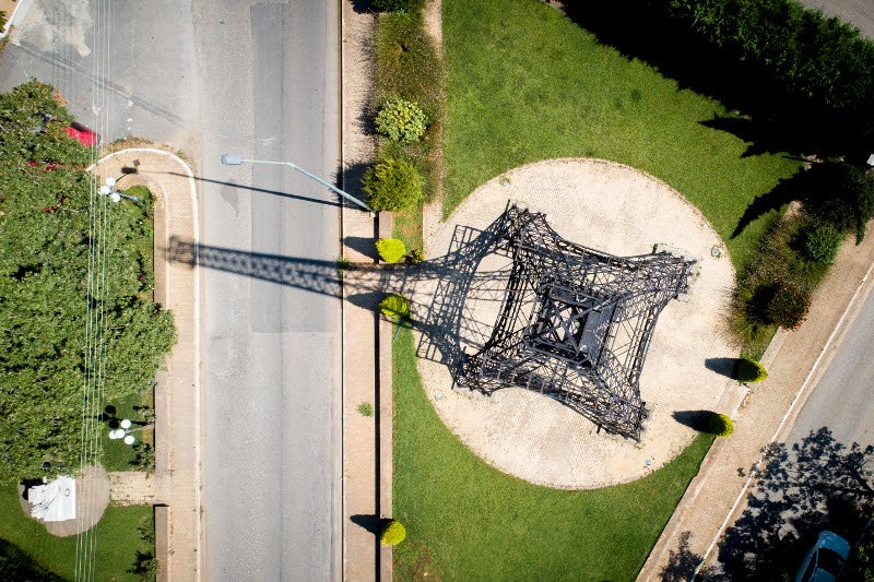 Κι όμως υπάρχει Πύργος του Αϊφελ και στην Ελλάδα -Στην είσοδο χωριού [εικόνες] | iefimerida.gr 5
