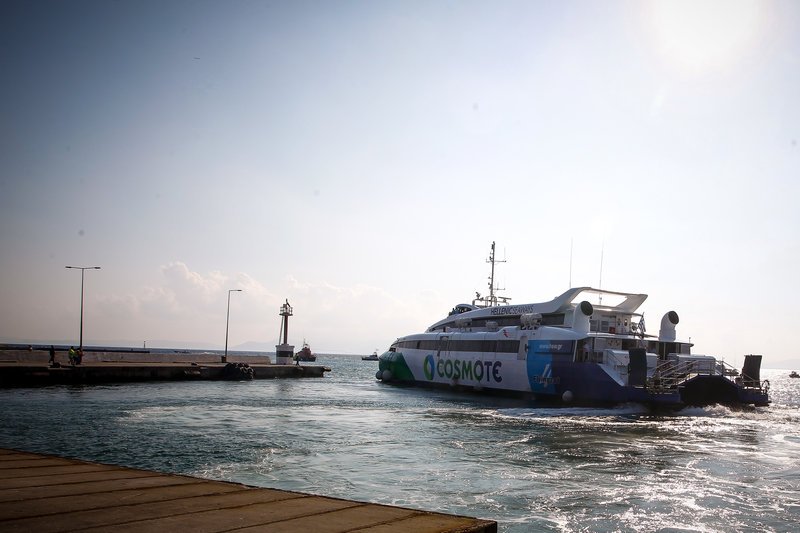 Με ασφάλεια μεταφέρθηκαν στη στεριά οι 215 επιβάτες του  Flyingcat 4 -Επέστρεψε και έδεσε στο λιμάνι το πλοίο [εικόνες] | iefimerida.gr 8