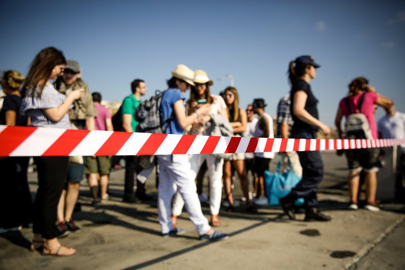 Με ασφάλεια μεταφέρθηκαν στη στεριά οι 215 επιβάτες του  Flyingcat 4 -Επέστρεψε και έδεσε στο λιμάνι το πλοίο [εικόνες] | iefimerida.gr 5