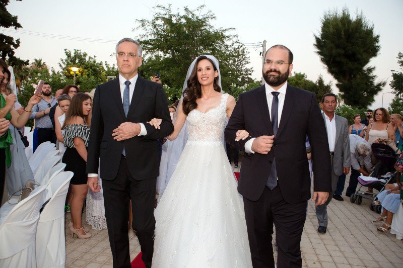 Νέες φωτό και παρασκήνιο από το γάμο του δημάρχου Γλυφάδας: Οι γιγαντοοθόνες, οι 5.000 καλεσμένοι και οι χαιρετούρες μέχρι το ξημέρωμα [εικόνες] | iefimerida.gr 1
