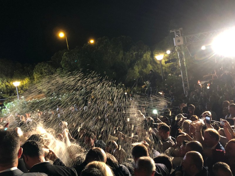 Νέες φωτό και παρασκήνιο από το γάμο του δημάρχου Γλυφάδας: Οι γιγαντοοθόνες, οι 5.000 καλεσμένοι και οι χαιρετούρες μέχρι το ξημέρωμα [εικόνες] | iefimerida.gr 6