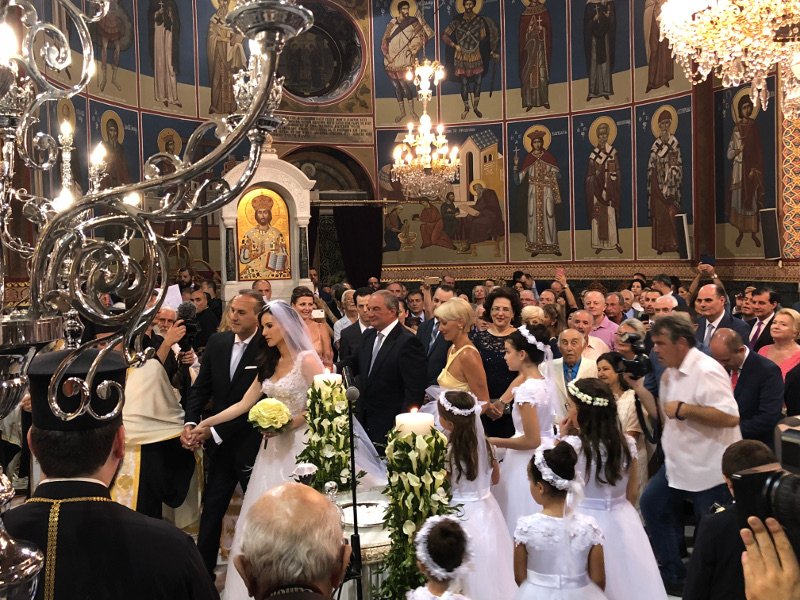 Νέες φωτό και παρασκήνιο από το γάμο του δημάρχου Γλυφάδας: Οι γιγαντοοθόνες, οι 5.000 καλεσμένοι και οι χαιρετούρες μέχρι το ξημέρωμα [εικόνες] | iefimerida.gr 5