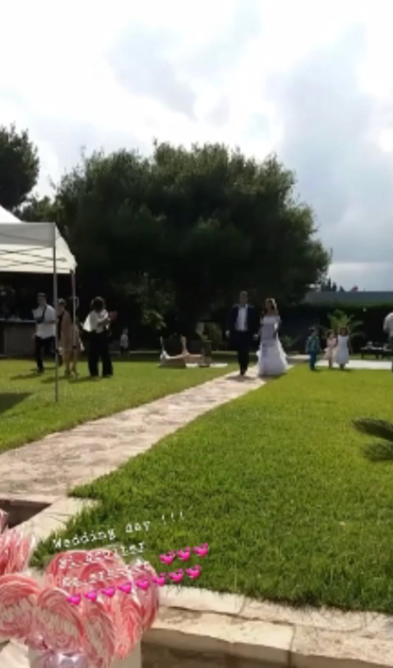 Οι πρώτες φωτογραφίες από τον θρησκευτικό γάμο του Αντώνη Σρόιτερ και της Ιωάννας Μπούκη [εικόνες] | iefimerida.gr 0