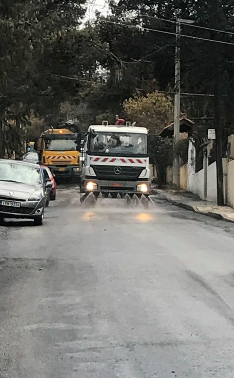 Ο Δήμος Γλυφάδας βοηθά στον καθαρισμό των περιοχών που έχουν πληγεί [εικόνες] | iefimerida.gr 0