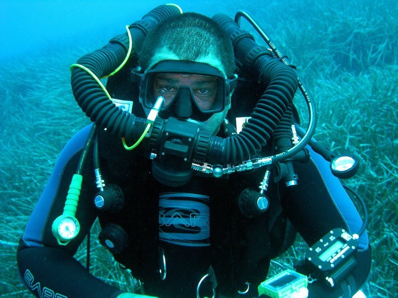 Μεγαλείο ψυχής: Κατάδυση στον βυθό της Κύθνου με τον πρώτο παραπληγικό εκπαιδευτή [εικόνες] | iefimerida.gr 1