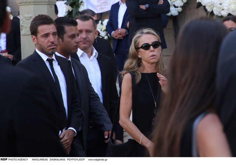 Ο Δημήτρης Θεοδωρίδης με την μητέρα του, Ελένη Κόκκαλη.