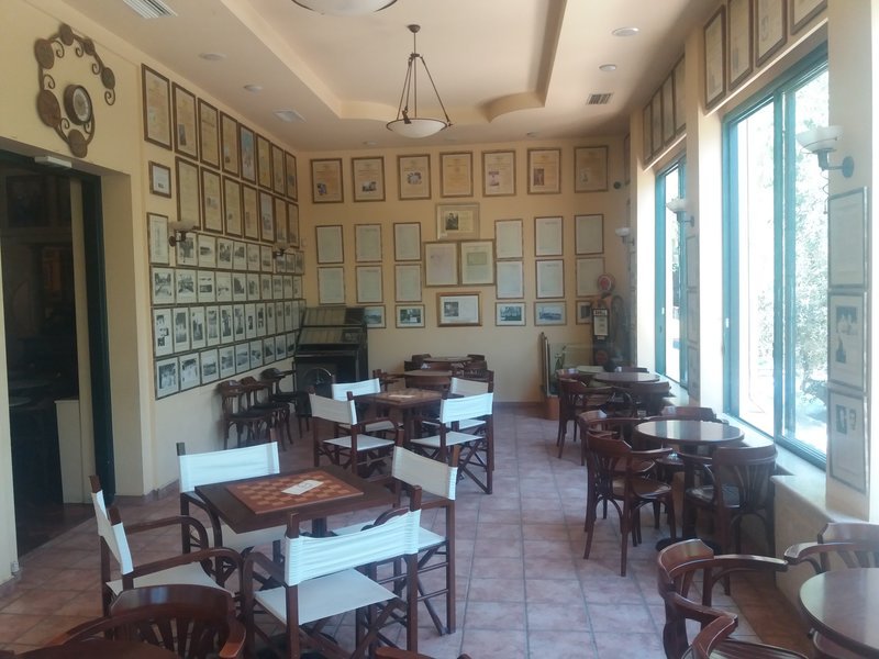 Κήπος: To ιστορικό καφέ στα Χανιά που επισκεπτόταν ο Βενιζέλος, ο Καρυωτάκης και η Κάλλας [εικόνες] | iefimerida.gr 0