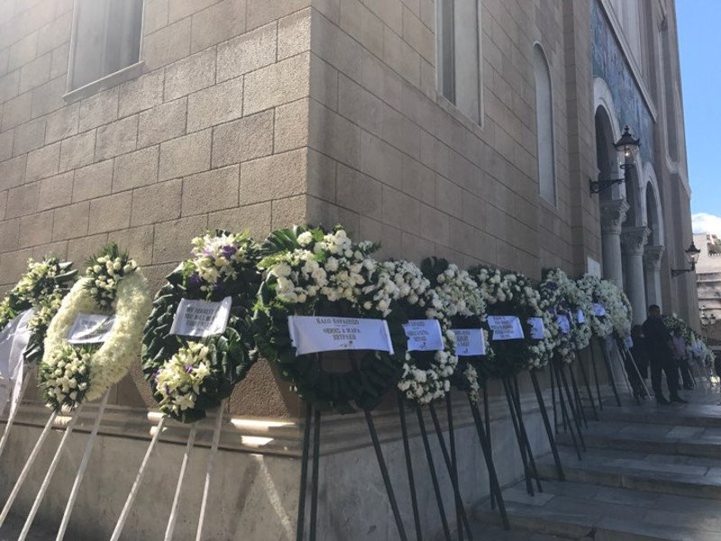 Το τελευταίο αντίο στον Σωκράτη Κόκκαλη τζούνιορ -Βουβός θρήνος στην κηδεία [εικόνες] | iefimerida.gr 52