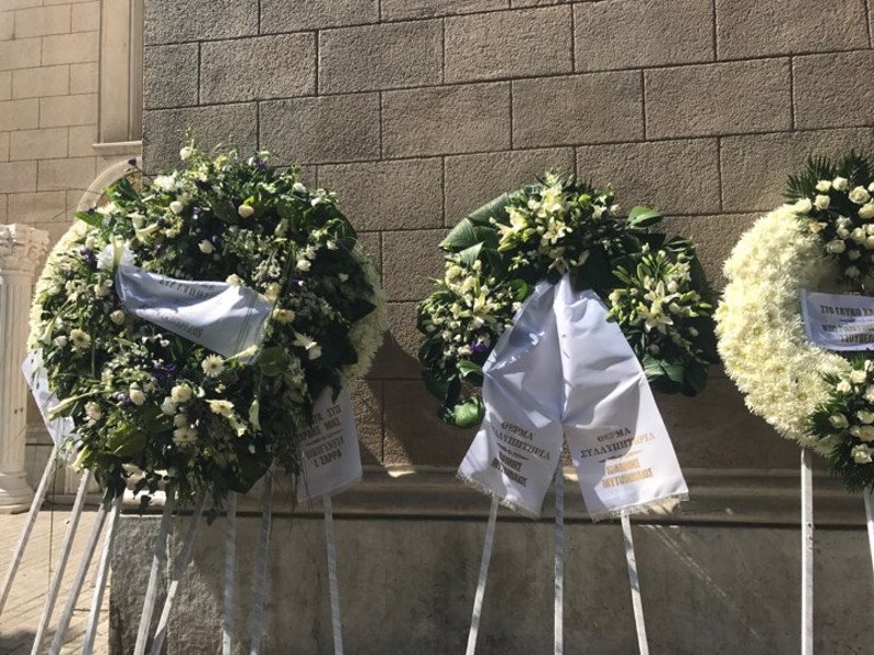 Το τελευταίο αντίο στον Σωκράτη Κόκκαλη τζούνιορ -Βουβός θρήνος στην κηδεία [εικόνες] | iefimerida.gr 51