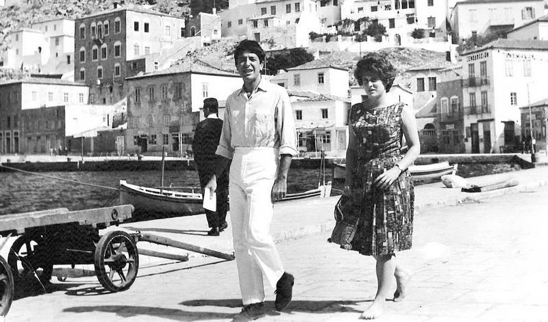 Η Υδρα του Λέοναρντ Κοέν -Το υπέροχο σπίτι που αγόρασε με την κληρονομιά της γιαγιάς του [εικόνες] | iefimerida.gr 0