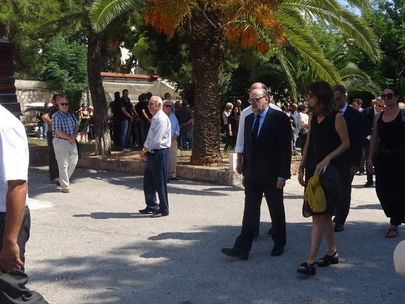 Ο αδελφός του Μάνου Αντώναρου Βαγγέλης, συντετριμμένος- φωτογραφία iefimerida