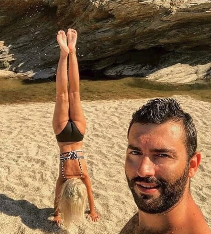 Λείπε η Μενεγάκη, αλωνίζει ο αδελφός της