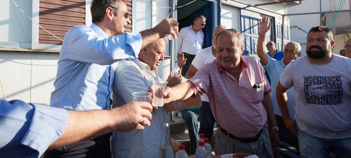 Από το τραπέζι δεν θα μπορούσε να απουσιάζει η ρακί