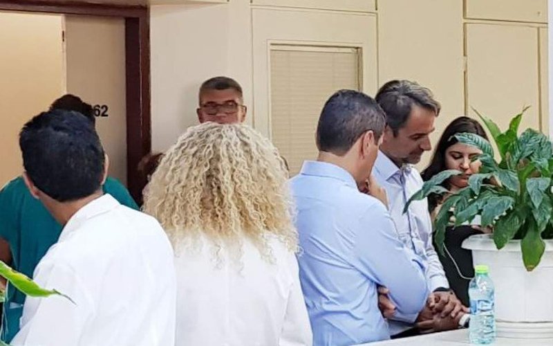 Στον Ευαγγελισμό ο Μητσοτάκης -Τι του είπαν οι τραυματίες από την πυρκαγιά [εικόνες] | iefimerida.gr 0
