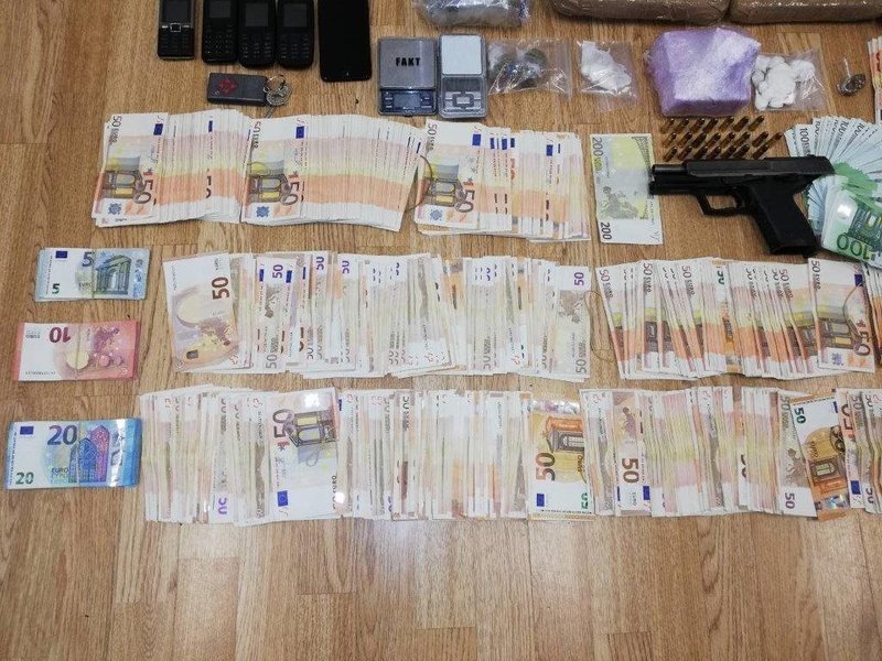 Εξαρθρώθηκε σπείρα που διακινούσε κοκαΐνη και συνθετικά ναρκωτικά -Σε Αθήνα και Μύκονο [εικόνες] | iefimerida.gr 0