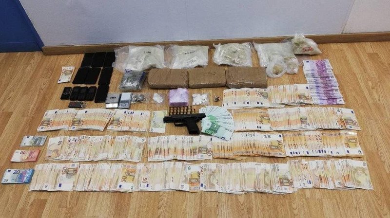 Εξαρθρώθηκε σπείρα που διακινούσε κοκαΐνη και συνθετικά ναρκωτικά -Σε Αθήνα και Μύκονο [εικόνες] | iefimerida.gr 2