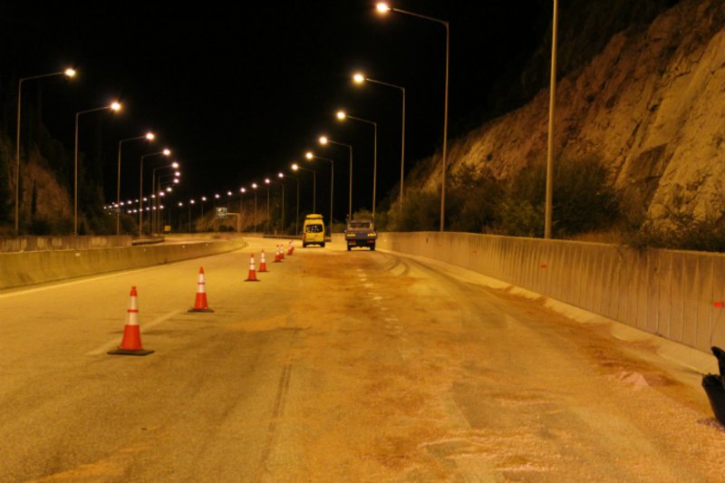 Σύγκρουση νταλίκας με βυτιοφόρο στην Εγνατία [εικόνες] | iefimerida.gr 1