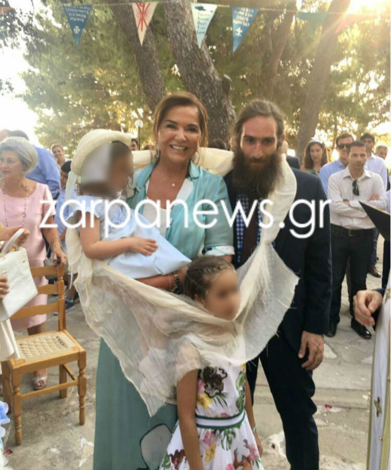 Νονά στα Χανιά έγινε η Ντόρα Μπακογιάννη -Βάφτισε το εγγόνι φίλης της [εικόνες] | iefimerida.gr 0