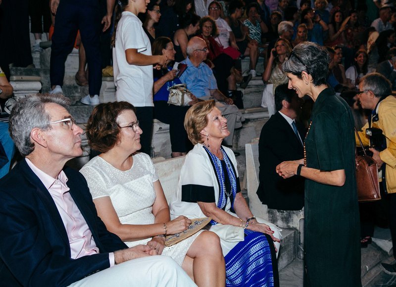 Το ζεύγος Geoffrey και Mary Pyatt, η Βασίλισσα Άννα Μαρία και η Πρέσβης του Ηνωμένου Βασιλείου Kate Smith