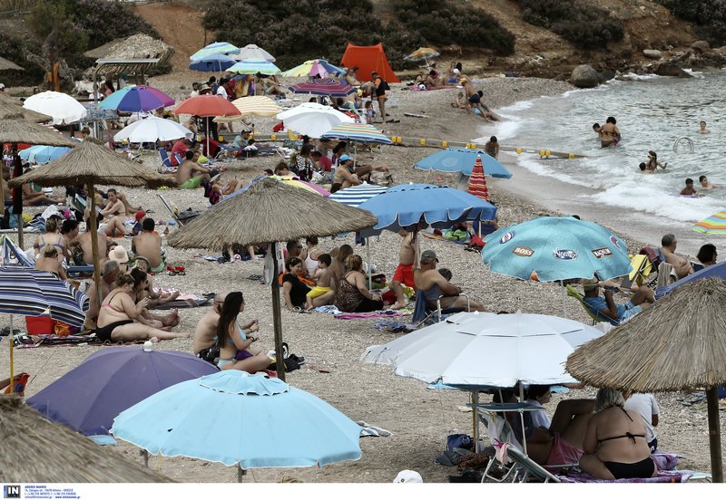 Kαλοκαίριασε ξανά και γέμισαν κόσμο οι παραλίες της Αττικής [εικόνες] | iefimerida.gr 4