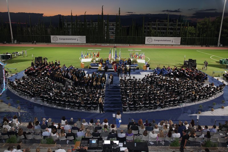 Deree Commencement 2018: Ολα όσα έγιναν στην αποφοίτηση του Deree [εικόνες] | iefimerida.gr 3