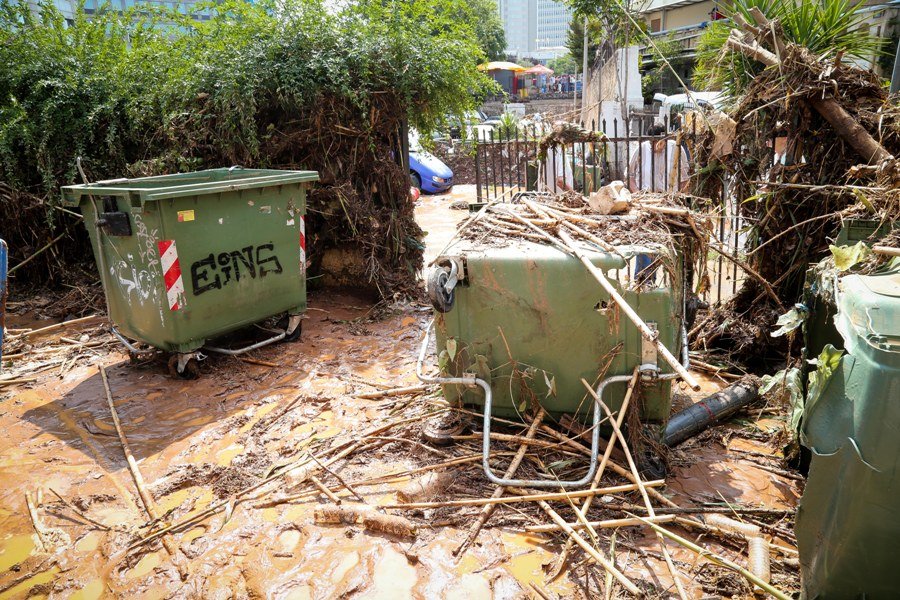 «Βούλιαξε» και ο Πατούλης στο πάρκινγκ Αμαρουσίου -Εκλεισαν το ρέμα Σαπφούς [εικόνες] | iefimerida.gr 6