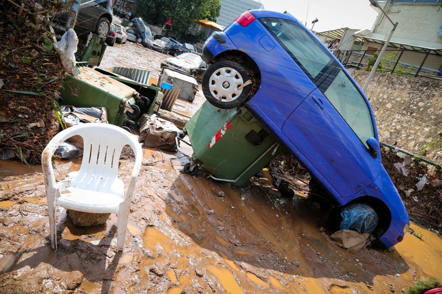 «Βούλιαξε» και ο Πατούλης στο πάρκινγκ Αμαρουσίου -Εκλεισαν το ρέμα Σαπφούς [εικόνες] | iefimerida.gr 7