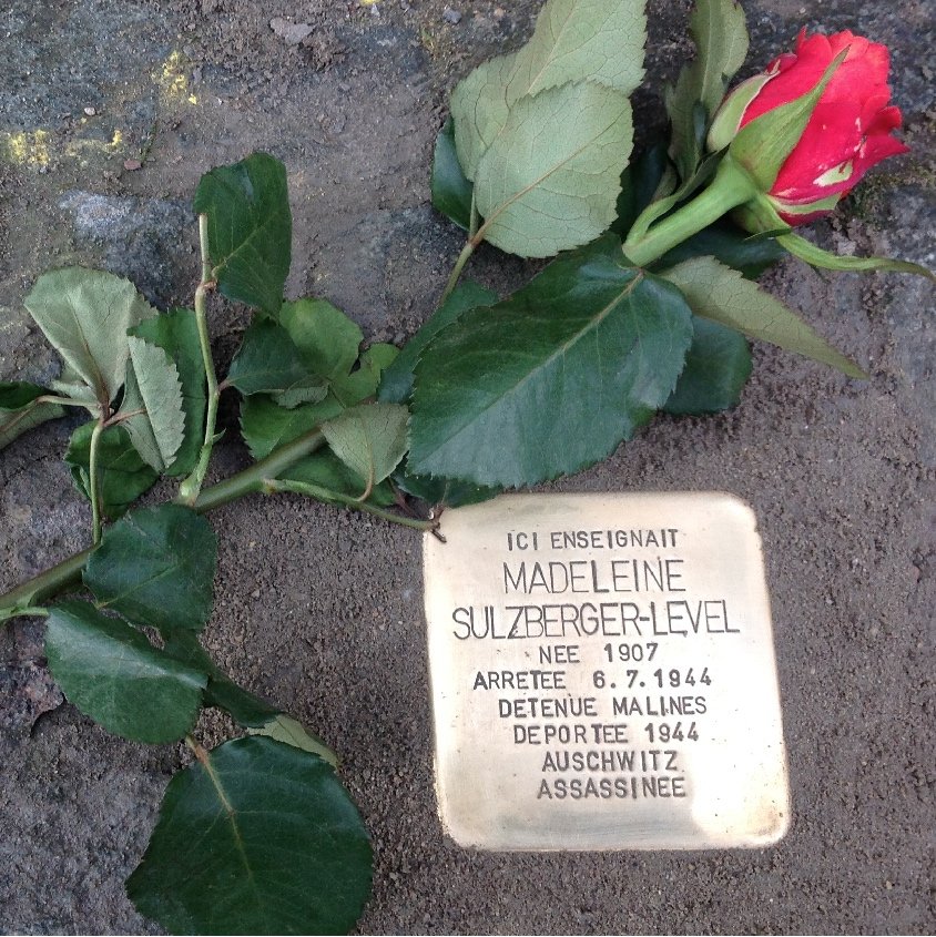 Πέτρες μνήμης -Χτίζουν στο πεζοδρόμιο τα ονόματα Εβραίων που σκότωσαν οι Ναζί [εικόνες] | iefimerida.gr 2