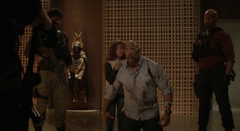 «Ουρανοξύστης»: Μια συγκλονιστική ταινία με πρωταγωνιστή τον μοναδικό Ντουέιν Τζόνσον [εικόνες] | iefimerida.gr 2