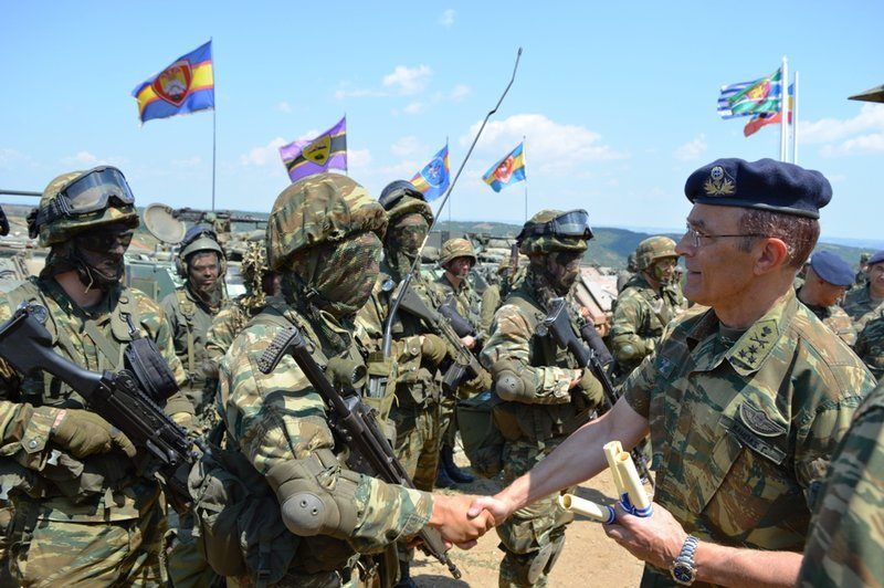 Επίδειξη δύναμης και υπεροχής -Ο ελληνικός στρατός σαν να ήταν σε πεδίο μάχης [εικόνες] | iefimerida.gr 5