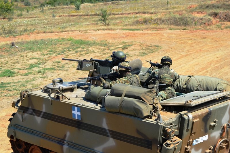 Επίδειξη δύναμης και υπεροχής -Ο ελληνικός στρατός σαν να ήταν σε πεδίο μάχης [εικόνες] | iefimerida.gr 1