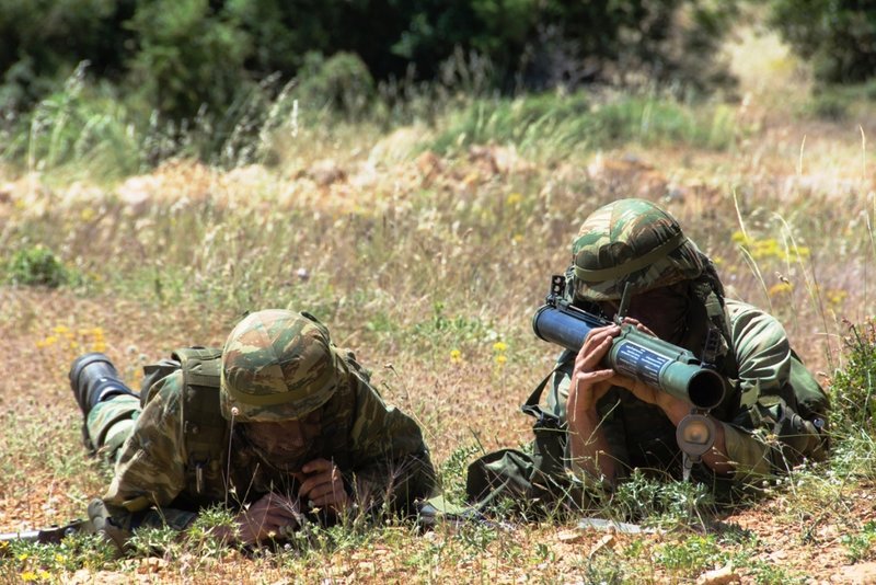 Επίδειξη δύναμης και υπεροχής -Ο ελληνικός στρατός σαν να ήταν σε πεδίο μάχης [εικόνες] | iefimerida.gr 0