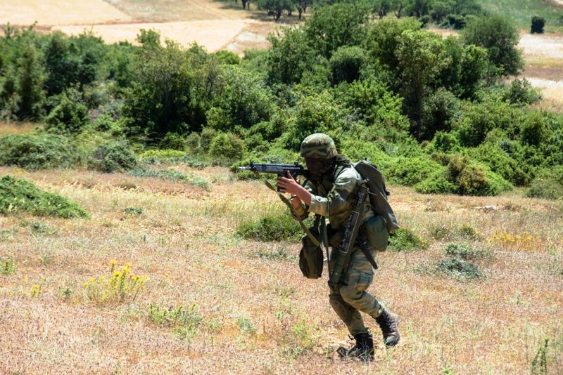 Επίδειξη δύναμης και υπεροχής -Ο ελληνικός στρατός σαν να ήταν σε πεδίο μάχης [εικόνες] | iefimerida.gr 18