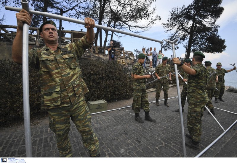 Ο στρατός στήνει σκηνές στο Μάτι- Για τους κατοίκους που έχασαν τα σπίτια τους [εικόνες] | iefimerida.gr 1