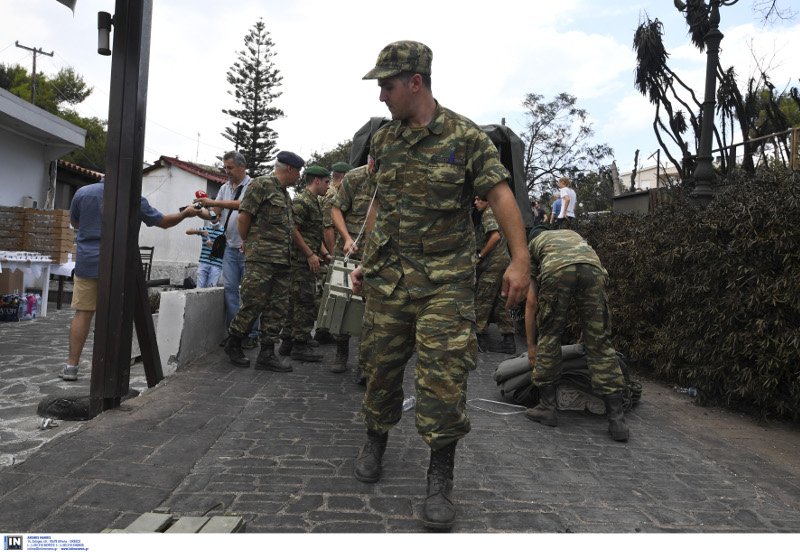Ο στρατός στήνει σκηνές στο Μάτι- Για τους κατοίκους που έχασαν τα σπίτια τους [εικόνες] | iefimerida.gr 3