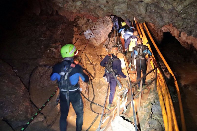 Ελληνας δύτης μιλά για τον απεγκλωβισμό των παιδιών στην Ταϊλάνδη: Υψηλού ρίσκου επιχείρηση | iefimerida.gr 1