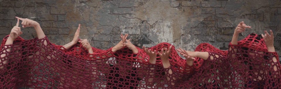 «Τρωάδες» στην νοηματική στο Ανοιχτό Θέατρο Κολωνού [βίντεο] | iefimerida.gr 2