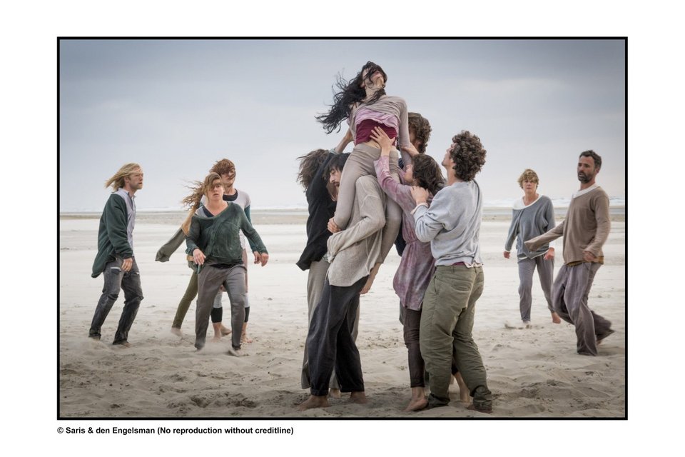 Με 6 διάσημους χορευτές και 20 ερασιτέχνες από Καλαμάτα αρχίζει το Διεθνές Φεστιβάλ Χορού [εικόνες] | iefimerida.gr 2