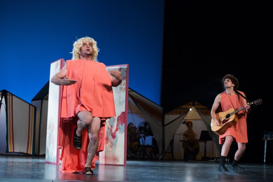 Τη μουσική υπογράφει ο Νίκος Κυπουργός 