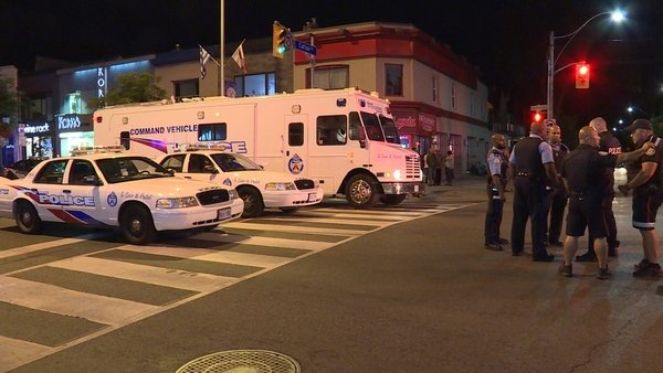 Μία 10χρονη και μία 18χρονη νεκρές από την επίθεση στην ελληνική συνοικία στο Τορόντο [εικόνες] | iefimerida.gr 1