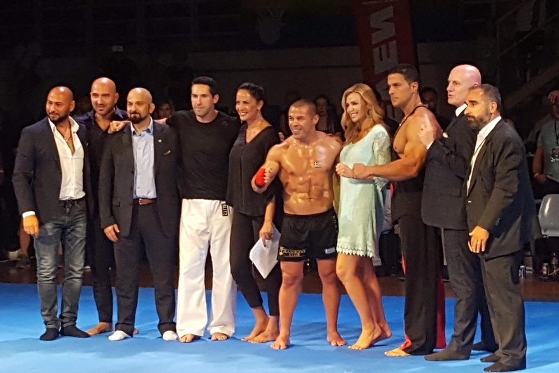 Ο Μιχάλης Ζαμπίδης υποδέχθηκε τον Scott Adkins -Στο Zambidis Club της Γλυφάδας [εικόνες] | iefimerida.gr 4