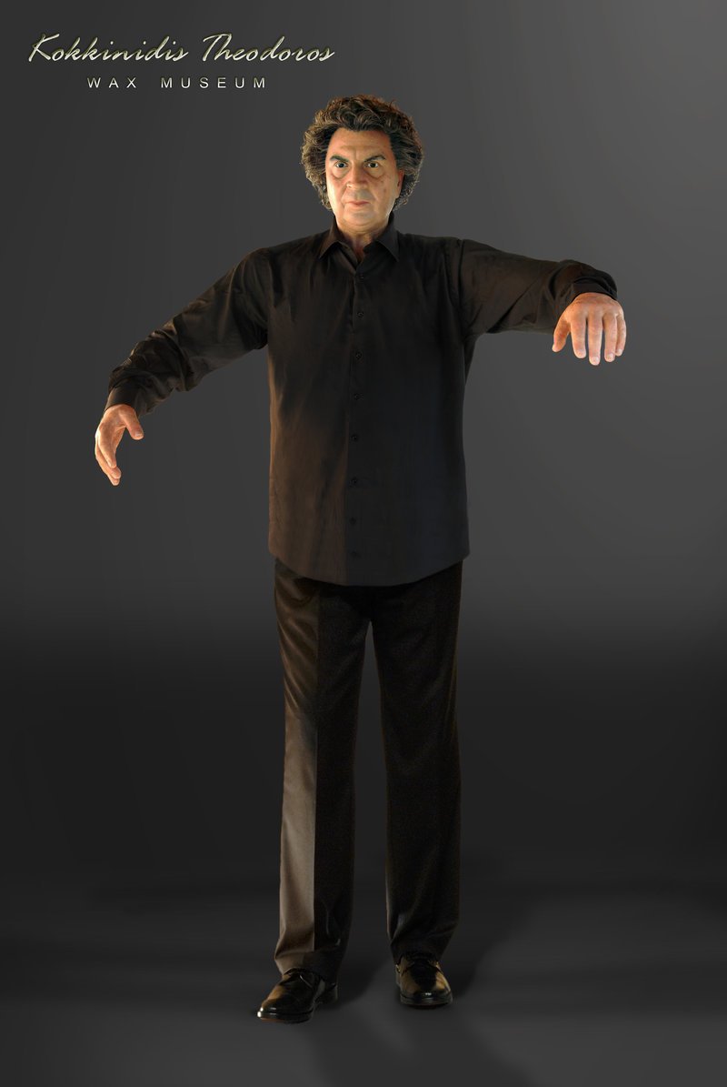 Το εντυπωσιακό κέρινο ομοίωμα του Μίκη Θεοδωράκη -Τι λέει ο δημιουργός του [εικόνες] | iefimerida.gr 2