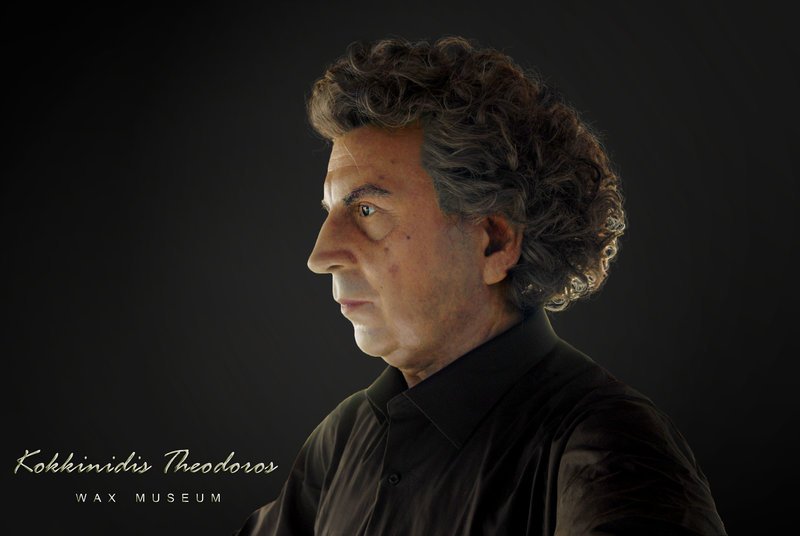 Το εντυπωσιακό κέρινο ομοίωμα του Μίκη Θεοδωράκη -Τι λέει ο δημιουργός του [εικόνες] | iefimerida.gr 0