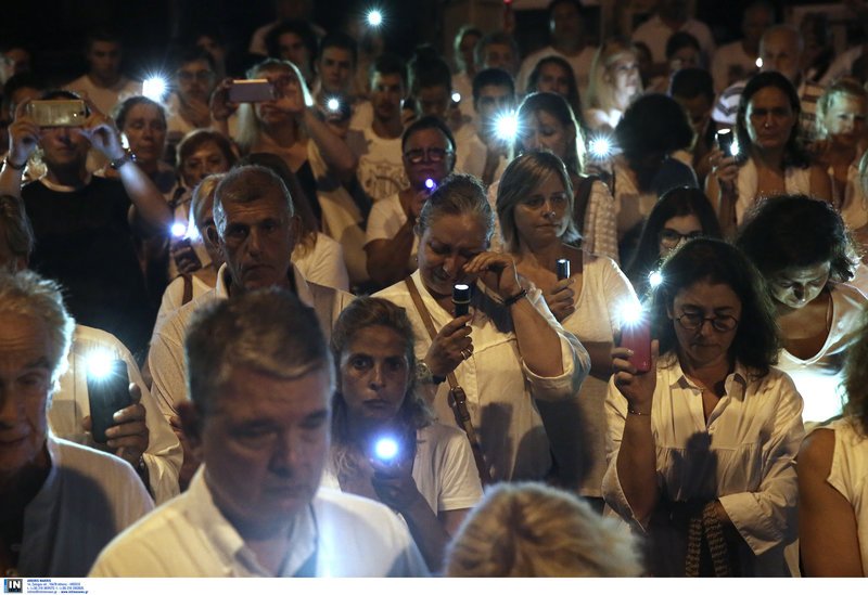 Ράγισαν καρδιές στο Μάτι -Στην εκδήλωση μνήμης για τα 96 θύματα [εικόνες] | iefimerida.gr 4