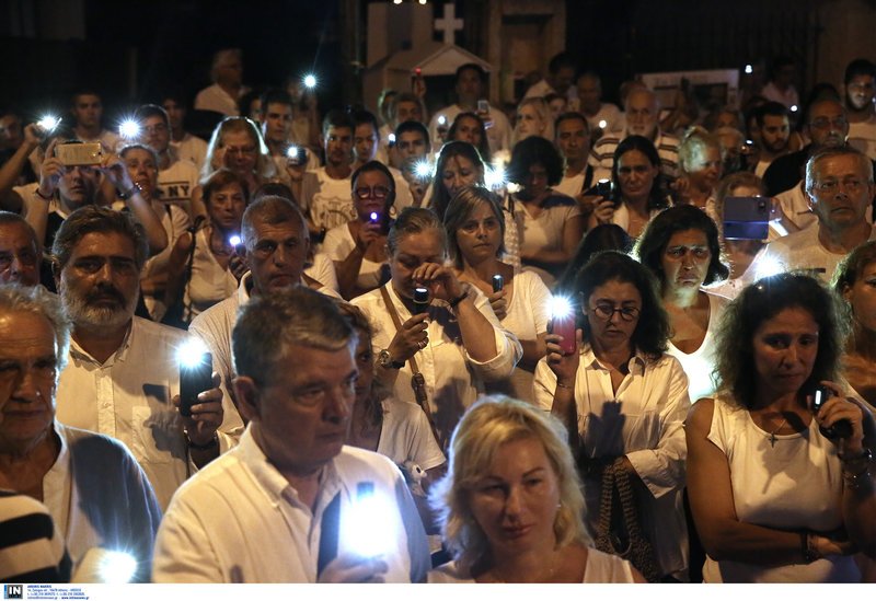 Ράγισαν καρδιές στο Μάτι -Στην εκδήλωση μνήμης για τα 96 θύματα [εικόνες] | iefimerida.gr 6