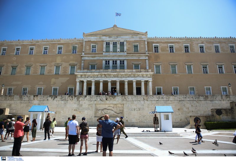 Στη σειρά για τη φωτό -Μάχη για μια θέση δίπλα στον Τσίπρα [εικόνες] | iefimerida.gr 41