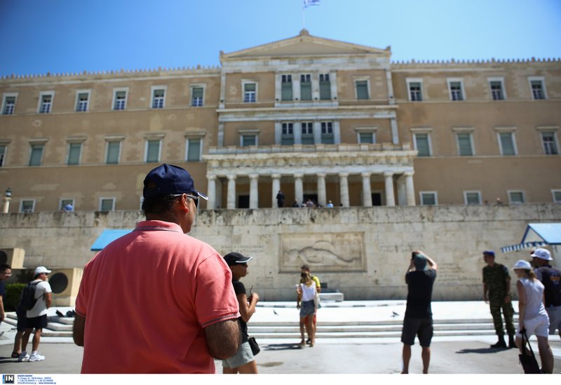 Στη σειρά για τη φωτό -Μάχη για μια θέση δίπλα στον Τσίπρα [εικόνες] | iefimerida.gr 39