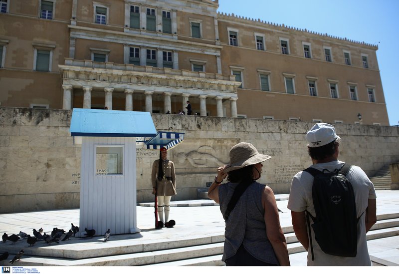 Στη σειρά για τη φωτό -Μάχη για μια θέση δίπλα στον Τσίπρα [εικόνες] | iefimerida.gr 38